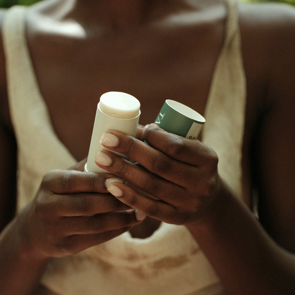 What You Need to Know About Deodorants & Antipersperants